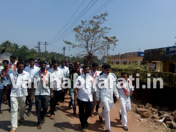 ಮುಡಿಪು ವ್ಯಾಪ್ತಿಯಲ್ಲಿ ಸಂಸದ ನಳಿನ್ ಕುಮಾರ್ ಕಟೀಲ್ ಬಿಜೆಪಿ ಪರವಾಗಿ ಮತಯಾಚನೆ